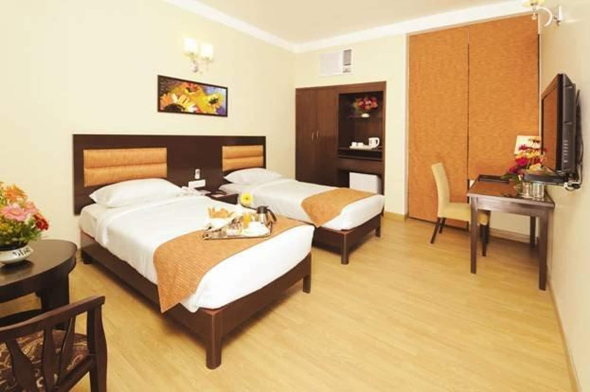 Hotel Clarks Kailash Colony New Delhi